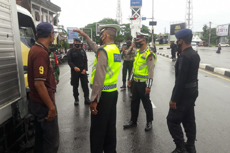 Polda Aceh Perketat Warga Masuk Wilayah Banda Aceh di Lambaro