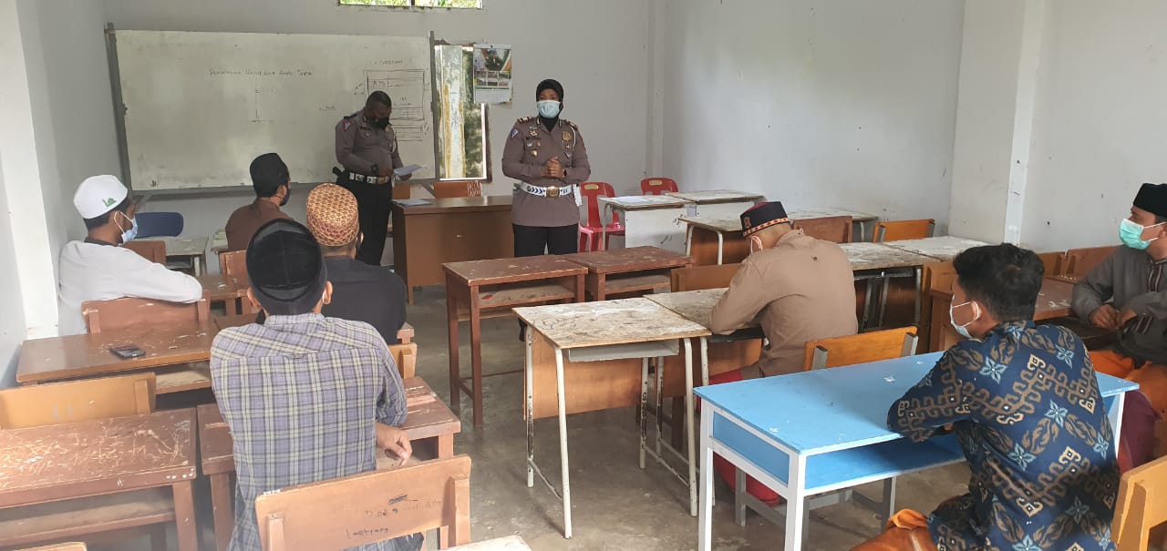 SIM Gratis Dari Dirlantas Polda Aceh Untuk Guru Pondok Pesantren Mahyal Ulum Al - Aziziyah