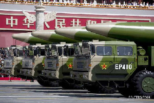 China Kabarnya Luncurkan Rudal Pembunuh Kapal Induk