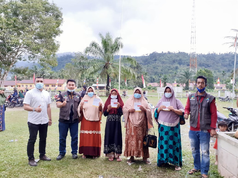 450 Keluarga Program PKH di Aceh Timur Terima Kartu Bansos