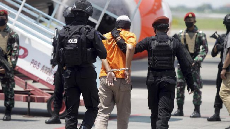 Densus 88 Tangkap Teroris di Medan