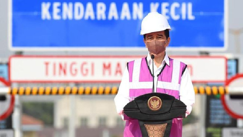 Jokowi Resmikan Jalan Tol Balikpapan-Samarinda Pertama di Kalimantan