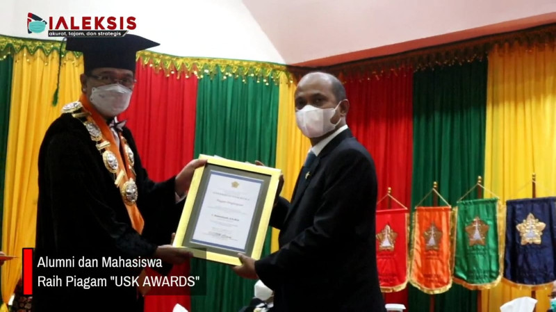 Alumni dan Mahasiswa USK Raih Piagam "USK AWARDS"