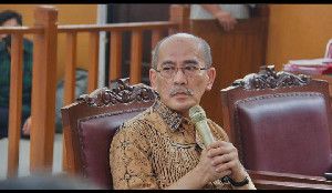 Ekonom Cium  Bau Politik di Balik Tarif Cukai Rokok