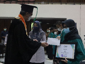 Intan Qanita Sosok Mahasiswa Berprestasi Peraih USK Award