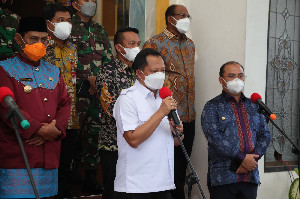 Angka Penularan Covid-19 Turun, Mendagri Minta Masyarakat Tetap Waspada dan Terapkan Prokes