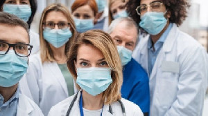 Tiga Ribu Pekerja Layanan Kesehatan Diskors di Prancis, Ada Apa?