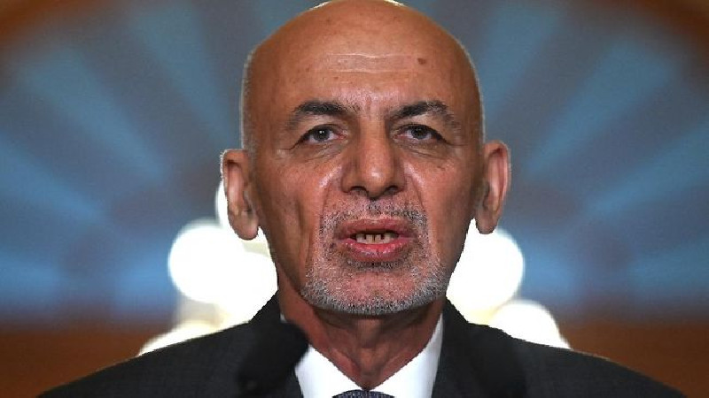 Eks Presiden Afghanistan Minta Maaf, Jelaskan Alasan Kabur ke LN