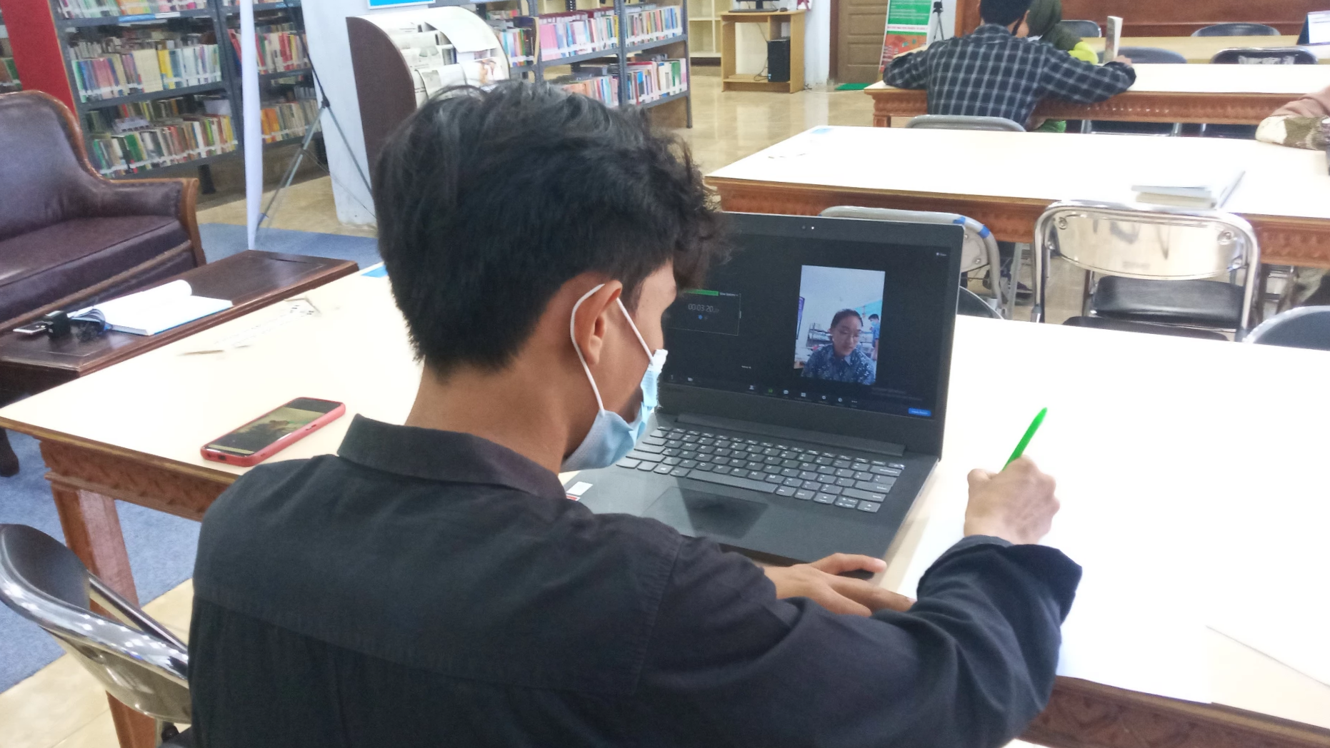 Hairil, Mahasiswa UBBG Jadi Juri Lomba Debat Tingkat SMA se-Aceh