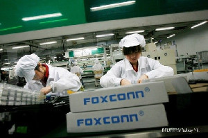 Foxconn Komit Investasi Industri Baterai di Indonesia