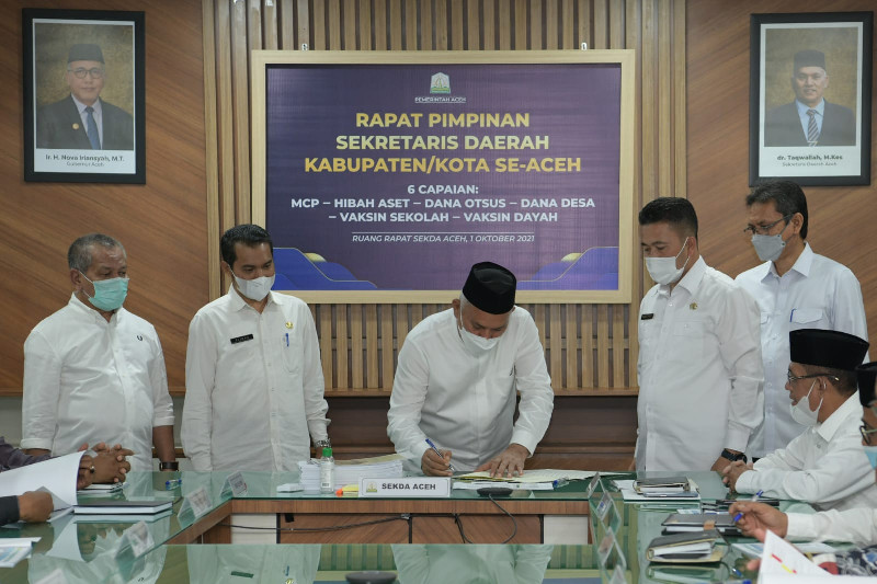 Pemerintah Aceh dan 8 Kabupaten/Kota Serah Terima Alih Kelola Aset Perikanan