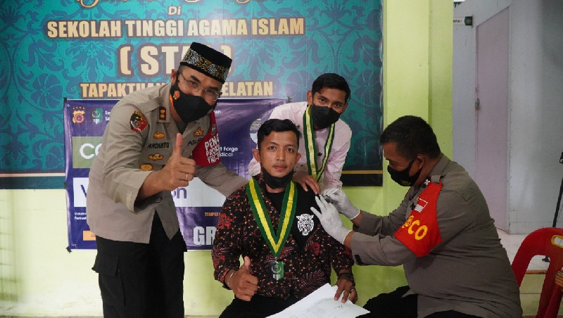 SEMMI dan Polres Aceh Selatan Gelar Vaksinasi di STAI Tapaktuan