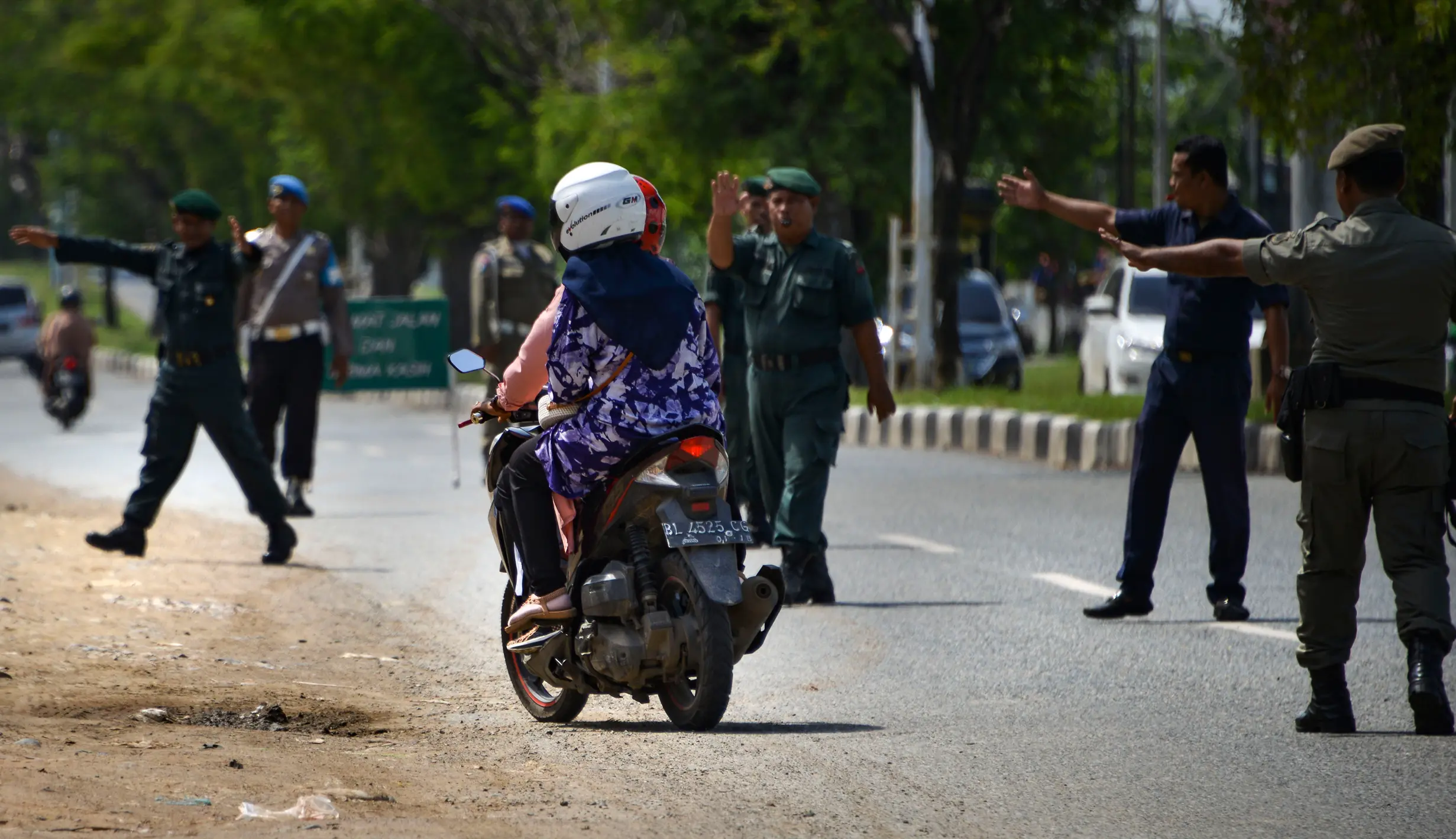 Razia Busana Muslim di Aceh Berlaku bagi Wanita dan Pria