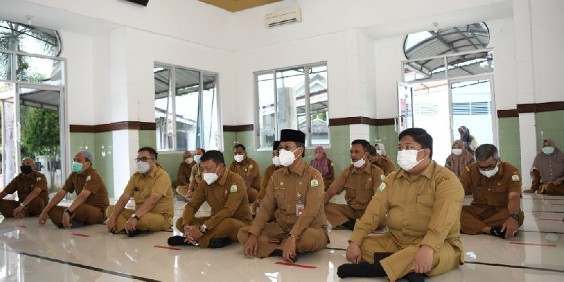 Para Kepsek SMA Sederajat Laporkan Capaian Vaksinasi Siswa Kepada Sekda Aceh