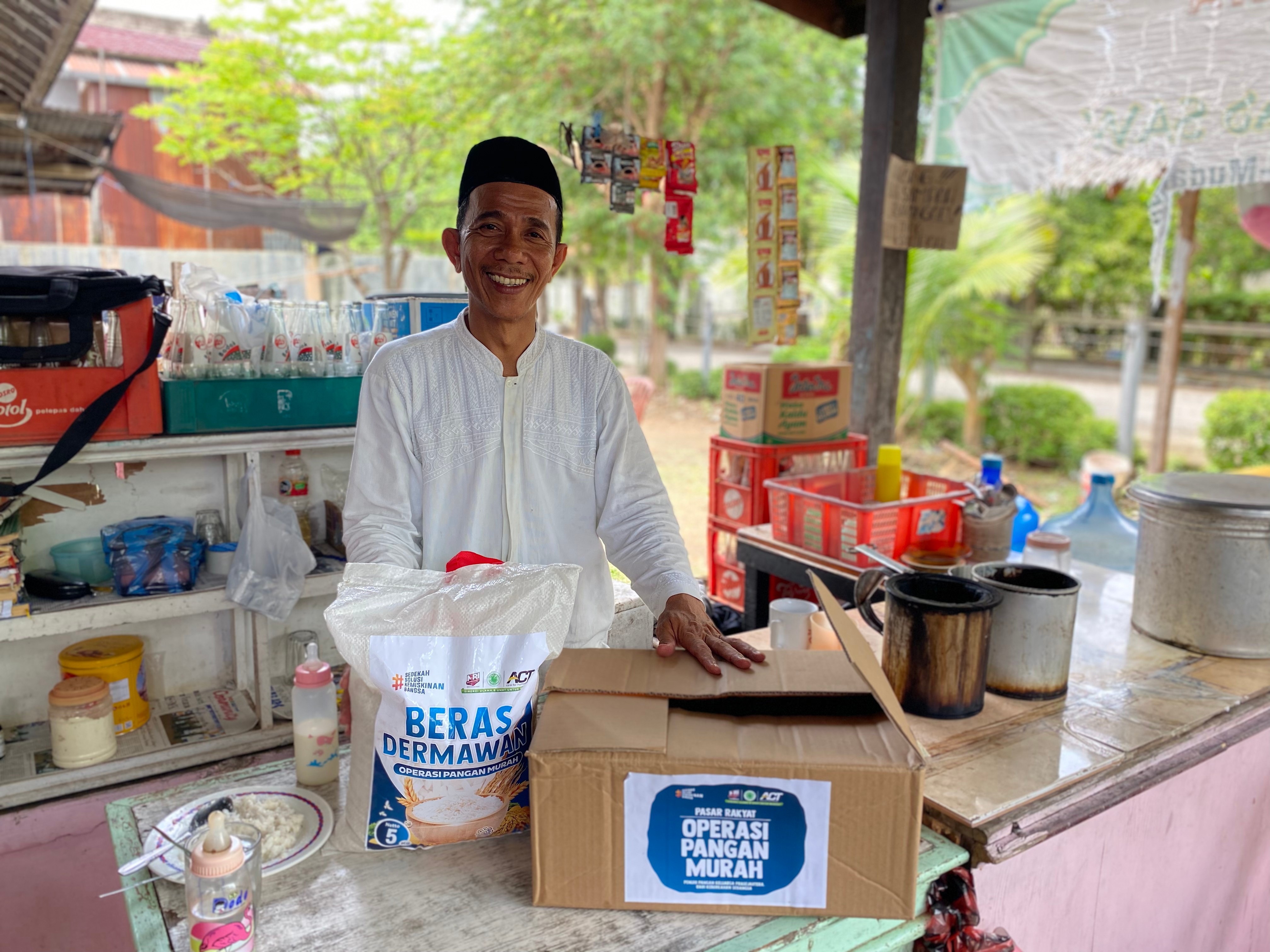 Mahalnya Pengobatan Bocor Jantung Anaknya, Untung ada Sembako Setengah Harga ACT Aceh