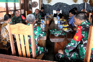 Dandim Aceh Besar Silaturahmi dengan Panglima Laot, Ini Pembahasannya