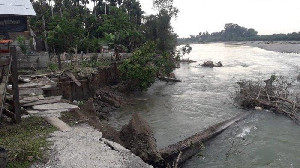 Sungai di Barat dan Selatan Aceh Meluap, Banjiri Pemukiman