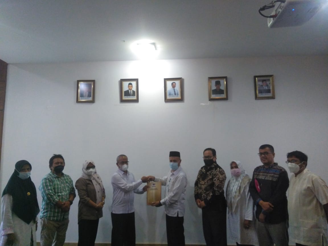 Penyerahan Laporan Perkembangan Kerja KKR Aceh Periode 2016 - 2021