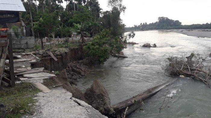 Sungai di Barat dan Selatan Aceh Meluap, Banjiri Pemukiman