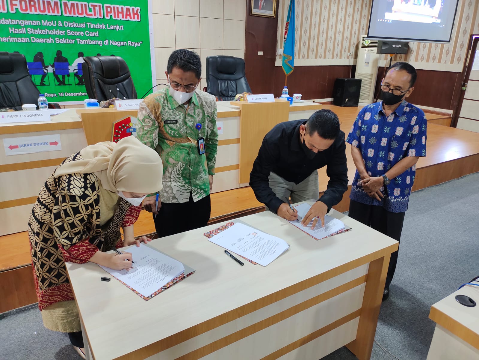 Pemkab Nagan Raya Teken MoU dengan PWYP Indonesia dan GeRAK Aceh