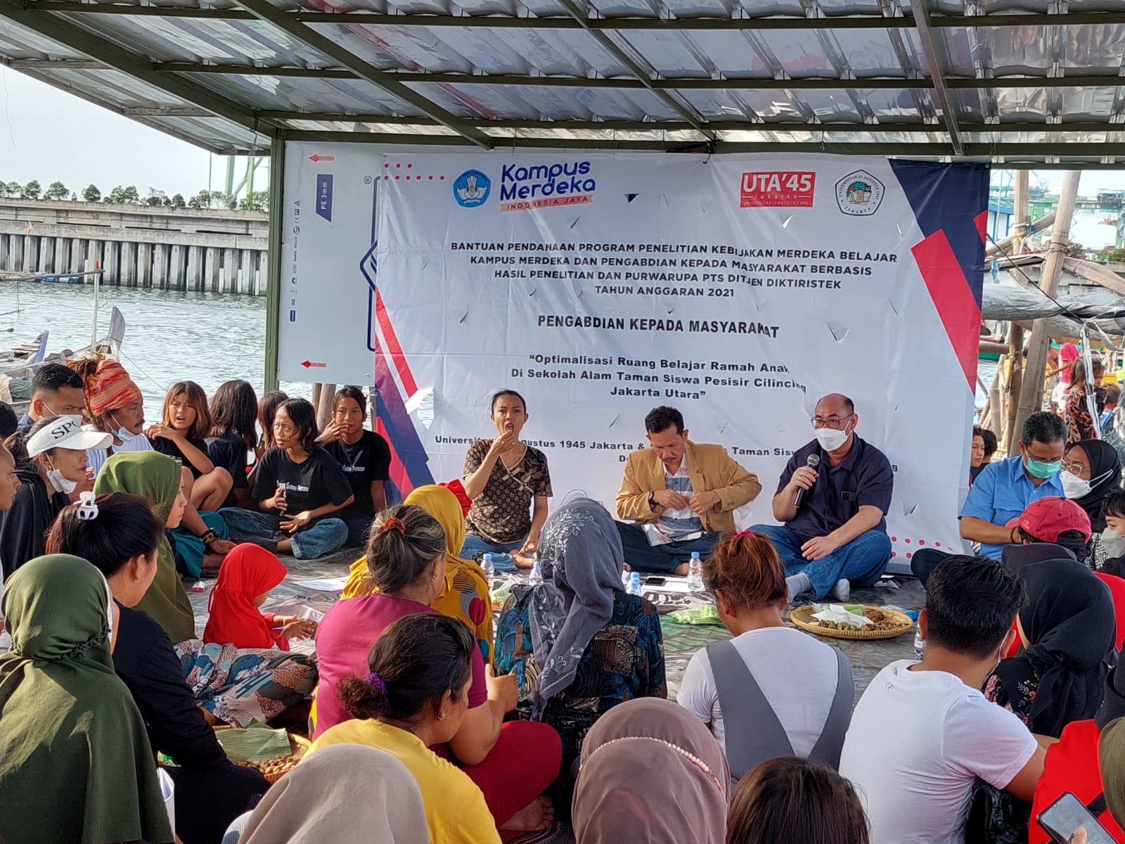Momentum Hari Ibu, UTA’45 Jakarta Gelar Pengabdian di Sekolah Alam Taman Siswa