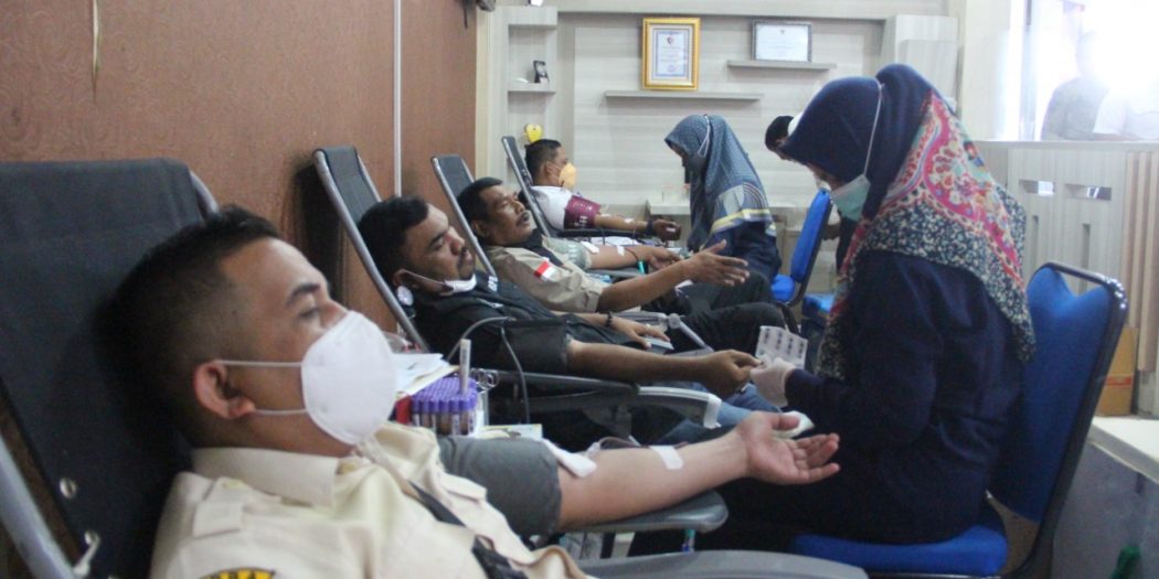 ASN Badan Penanggulangan Bencana Aceh Donor 58 Kantong Darah