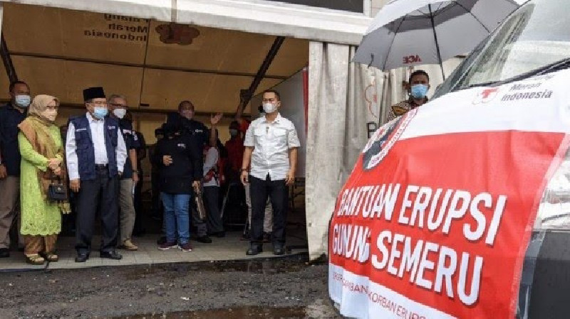 PMI Kirim Bantuan dan Relawan Bantu Pengungsi Erupsi Gunung Semeru