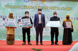 Tiga Tokoh Lingkungan Aceh Dianugerahi Kasim Arifin Award dari USK