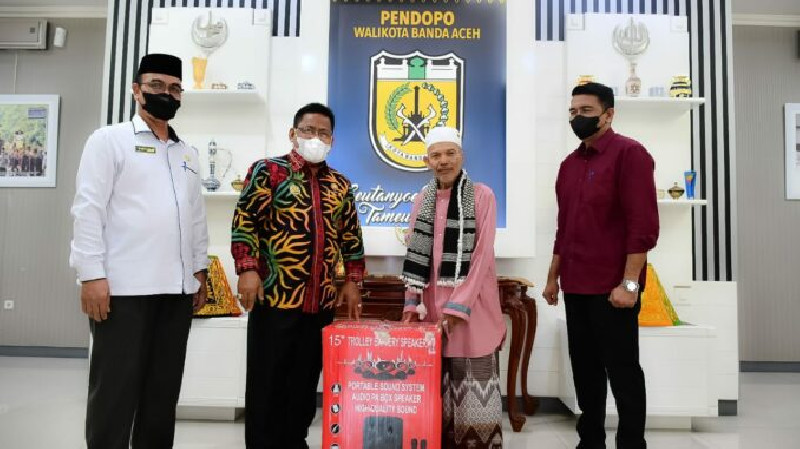 Pemko Banda Aceh Hibah Speaker Wireless Portable bagi Dayah dan Balai Pengajian