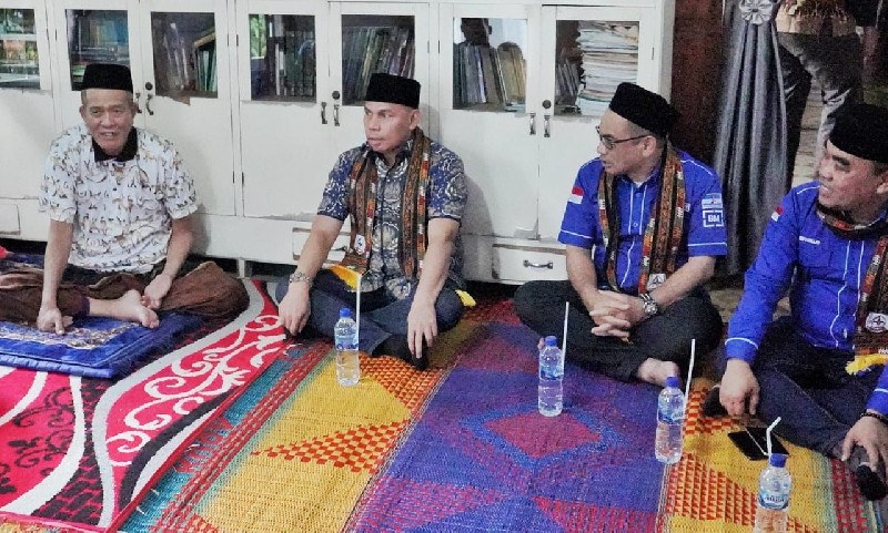 Tiba di Aceh Tenggara, Muslim disambut Prosesi Adat dan langsung Bersilaturahmi ke Ulama
