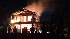 1 Rumah Bertingkat di Lhokseumawe Dilalap Jago Merah