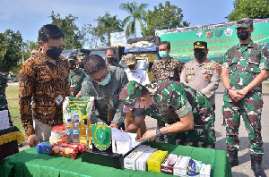 Presiden Serahkan 15.000 Paket Bantuan Untuk Korban Banjir Aceh