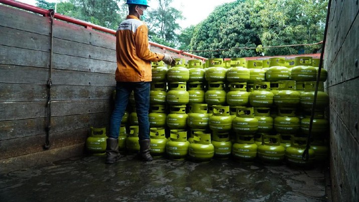 Dirut Pertamina Pantau Ketersediaan BBM dan LPG di Seluruh Indonesia