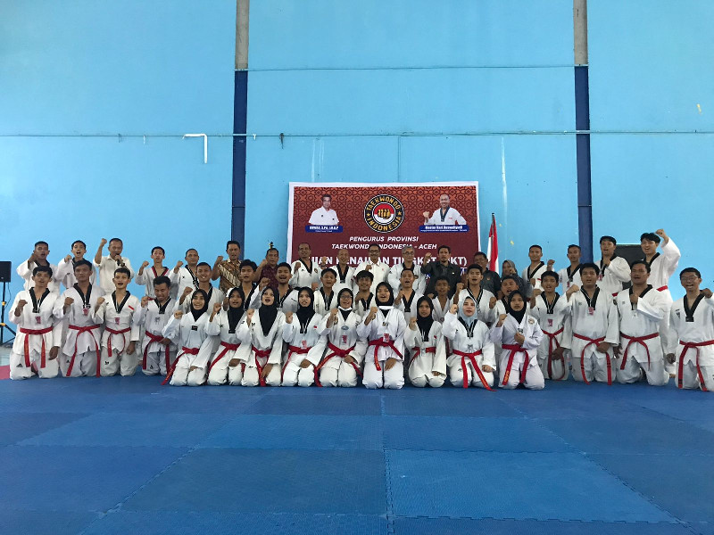 Incar Emas Pada PON, Taekwondo Aceh Laksanakan UKT