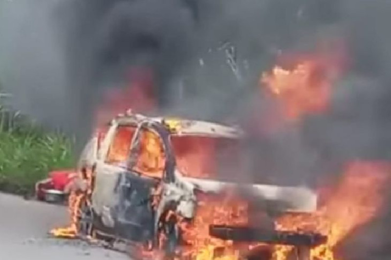 Mobil Grand Livina Milik Warga Nisam Terbakar di Jalan KKA