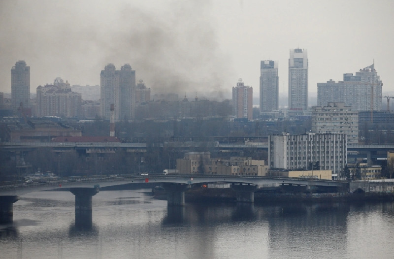 Rusia Luncurkan Serangan Skala Penuh ke Ukraina, Posisi Militer Dibombardir