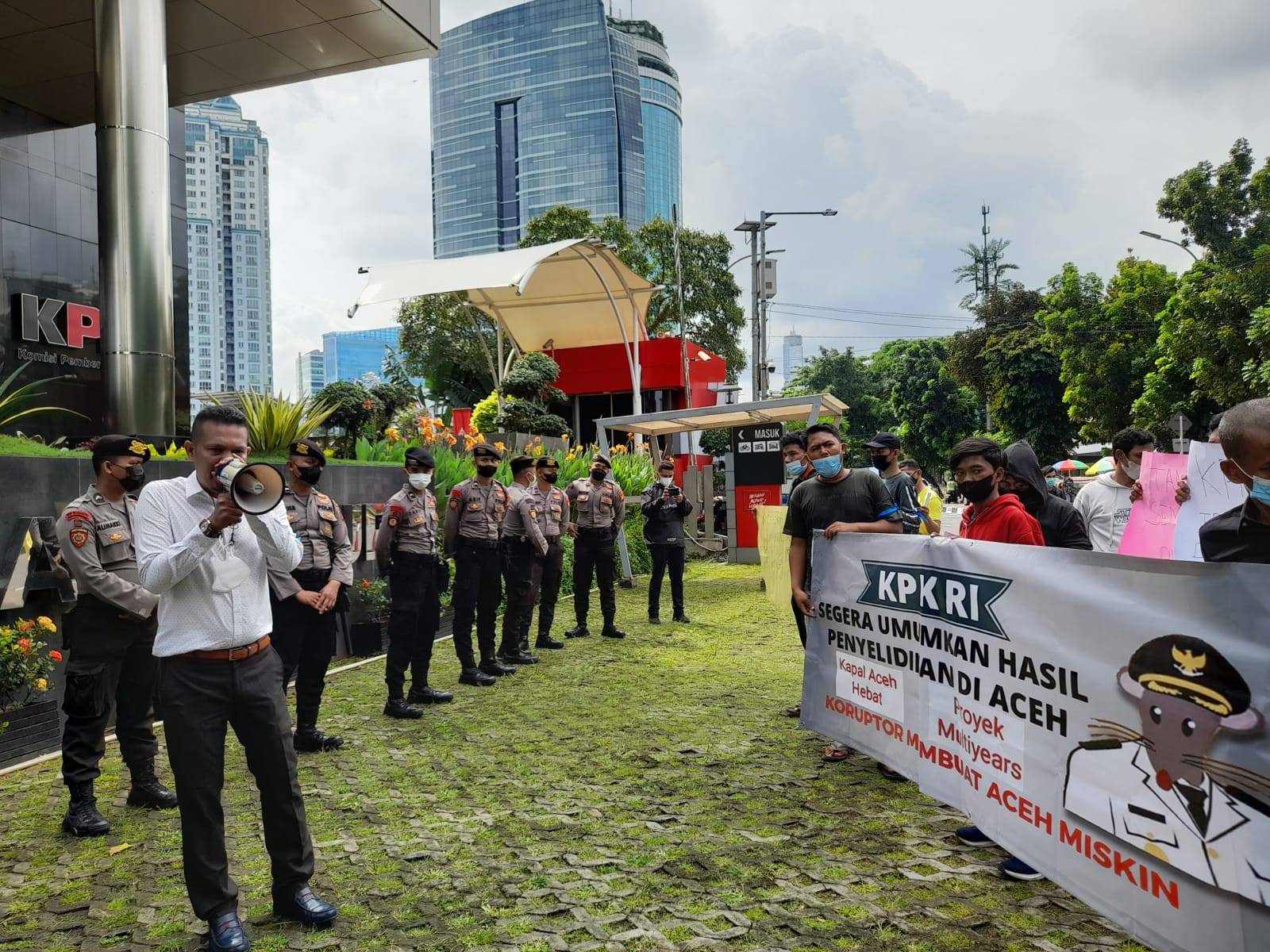 Kembali Unjuk Rasa, KPK Dituntut Segera Umumkan Hasil Penyelidikan Korupsi di Aceh