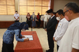 Enam Pejabat Eselon III dan IV di Lingkungan Pemerintah Aceh Dilantik, Ini Posisinya