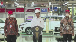 Presiden Jokowi Lepas Ekspor Perdana Mobil Fortuner ke Australia
