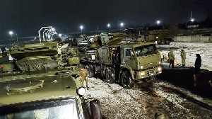 Pasukan Rusia dengan Senjata Berat di Belarus, AS Evakuasi Diplomat Was-was Perang