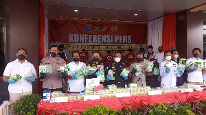 Dua Tersangka Kasus Narkotika Jaringan Internasional Asal Aceh Diamankan di Lampung