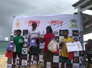Riando Johan Juara Surfing Competition 2022 Piala KONI Aceh Besar