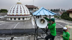 PKS Tolak Aturan Kemanag Soal Pengeras Suara Masjid