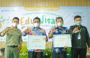 Aminullah Usman Keynote Speaker Festival Lebah Madu Indonesia