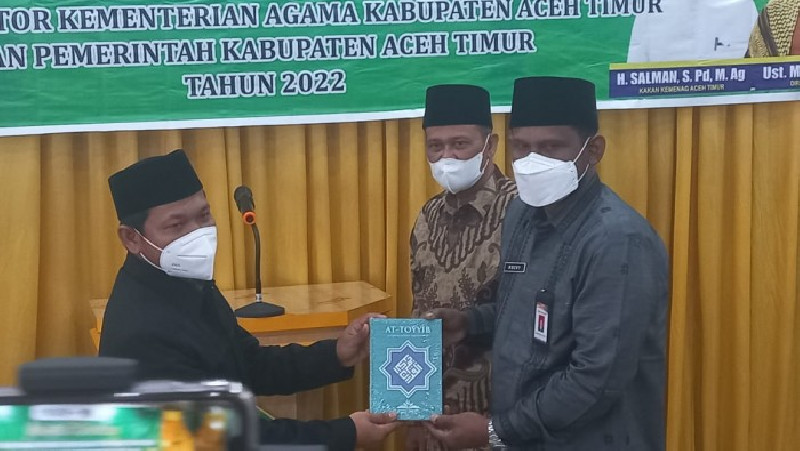 Kemenag Aceh Timur Terima 3000 Wakaf Mushaf Al-quran dari Yayasan AKU