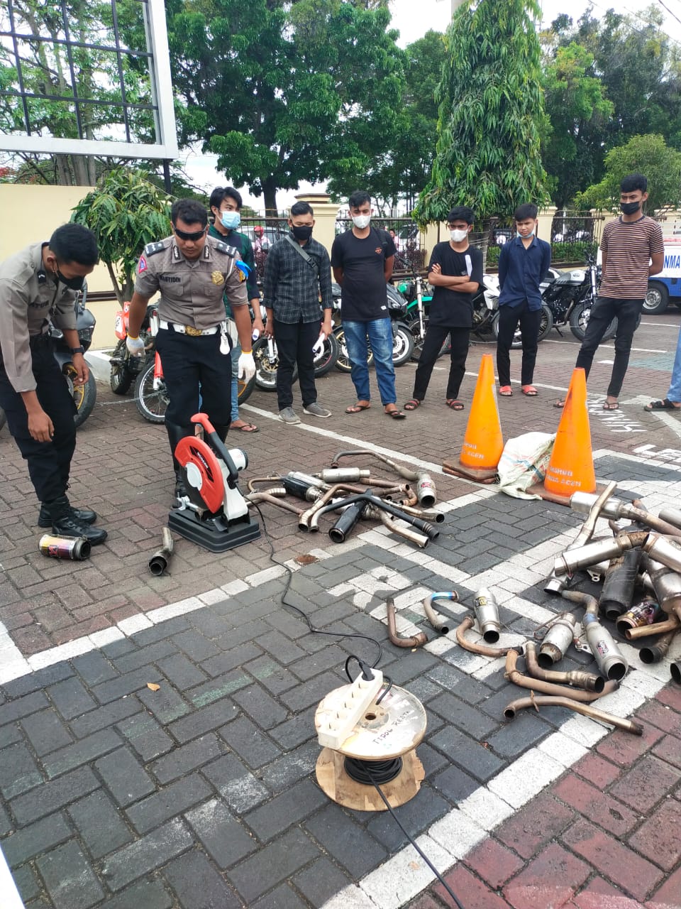 Polresta Banda Aceh Musnahkan Knalpot Brong Hasil Operasi Seulawah Tahun 2022