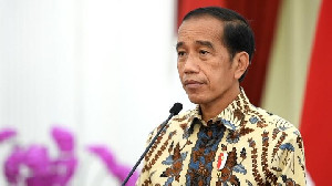 Dukungan 3 Periode, Jokowi: Taat Konstitusi!