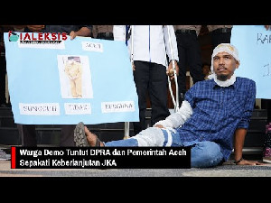 Warga Demo Tuntut DPRA dan Pemerintah Aceh Sepakati Keberlanjutan JKA