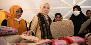 Berdayakan UMKM, Ketua Dekranasda Aceh Ajak Pemko Langsa Gunakan Produk Perajin Lokal