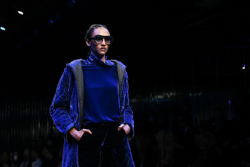 Konflik Ukraina, Desainer Ternama Beri Penghormatan di Peragaan Busana Milan Fashion Week